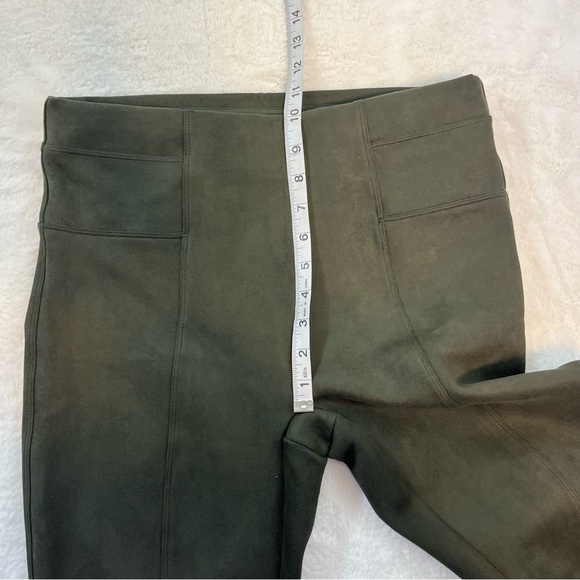 Spanx Faux Suede Leggings in Deep Green Womans Size LG Pull On Center Seam  - Picture 12 of 13